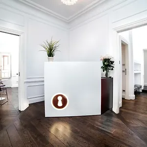 Pensión Youroom Carrozze